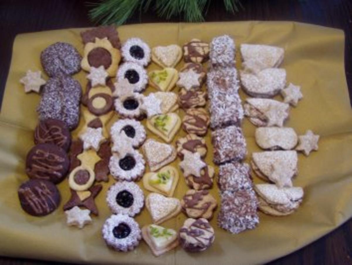 -Weihnachten- Plätzchenteller 2010 - Rezept - kochbar.de