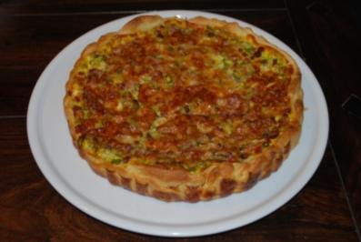 Pizzaschnecken und Quiche Lorraine mit Blätterteig - Rezept