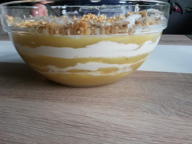 Apfelmus Sahne Zwieback Nachtisch Rezept kochbar de Apfelmus Sahne Zwieback Nachtisch Rezept kochbar de