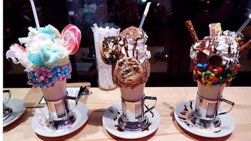 Cotton Candy Milkshake So Geht Der Riesen Milchshake Aus New York Kochbar De