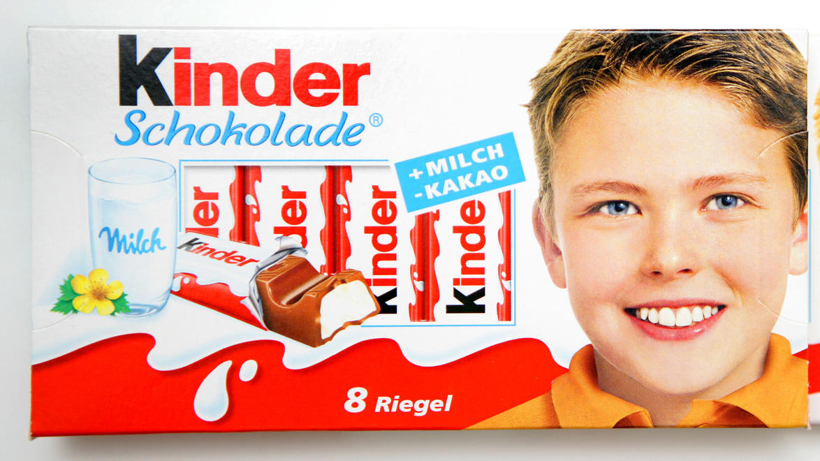 Polizei sucht Besitzer: Wer vermisst 53 Kilo Kinderschokolade?! Seit 2005 ist Josh Bateson das Gesicht der Kinderschokolade