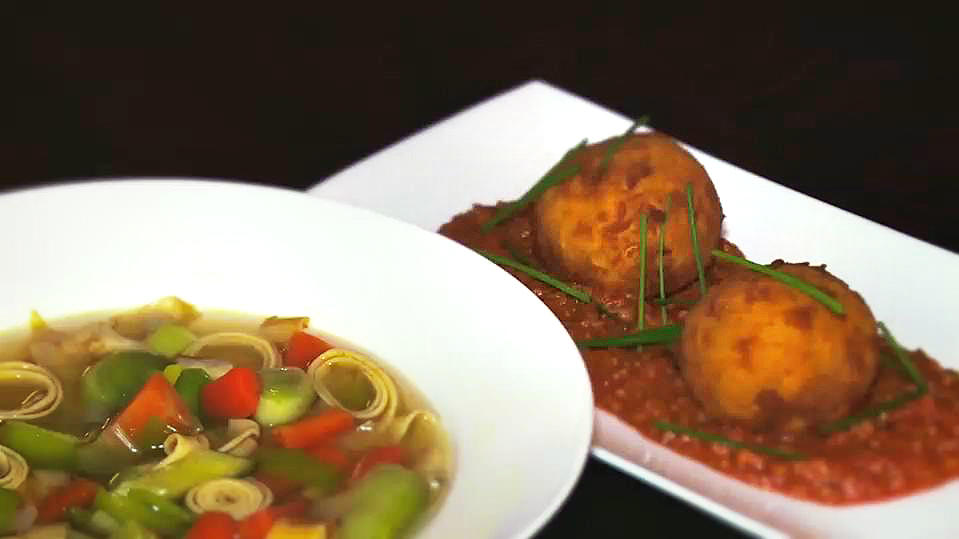 free chat room in philippines Gemüsesuppe mit Pfannkuchenstreifen und Bolognesesoße