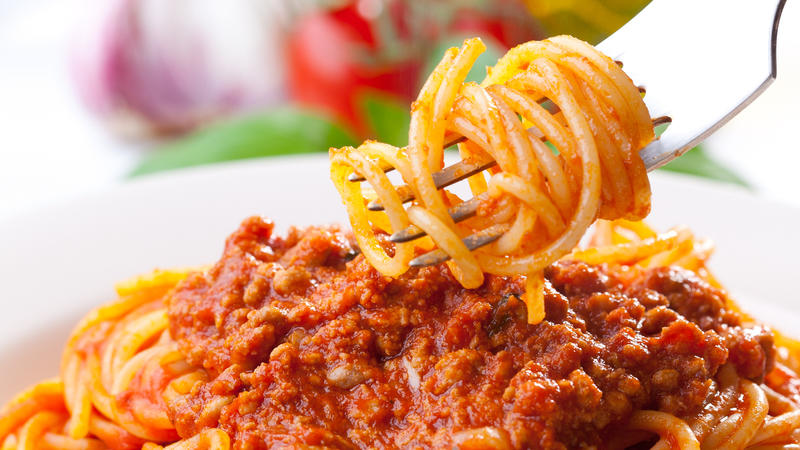 Spaghetti aus der Dose und Co. Nudel-Fertiggerichte im Test: schmeckt das wirklich?