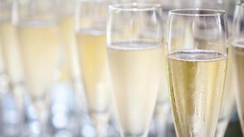 Stiftung Warentest hat die Korken knallen lassen Guten Sekt gibt es schon für drei Euro!