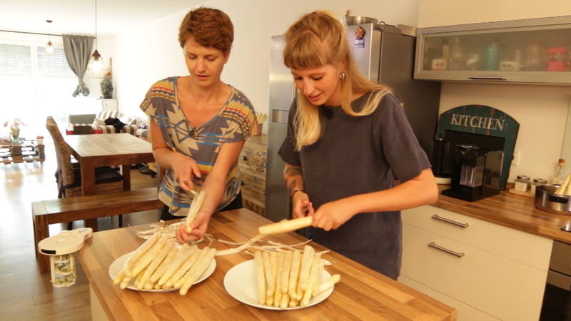So landet nichts vom guten Spargel im Müll! Spargelschäler im Test