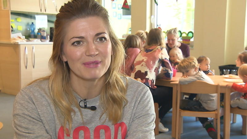 Dieser Brei soll gesund und lecker sein Nina Bott macht Babybrei - wie schmeckt er?