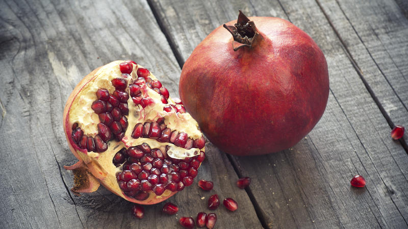 Wir lieben die paradiesische Frucht 5 Gründe warum Granatäpfel so gesund sind