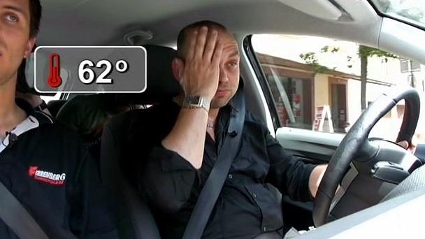 Reporter macht den Selbsttest Hitzestau im Auto: Wieviel Wärme verträgt man?