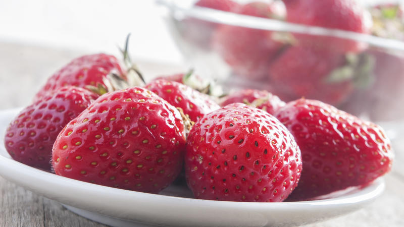 Warum dunkelrote Früchte gesünder sind Diese Fakten über Erdbeeren kannten Sie noch nicht