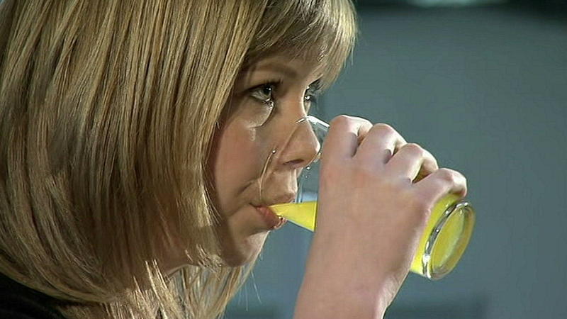 Cola, Limonade und Eistee sind Ursachen Zucker löst frühe Pubertät aus