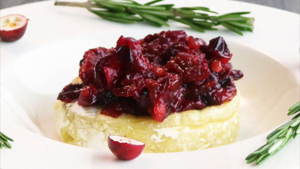 Gebackener Camembert mit Ahornsirup