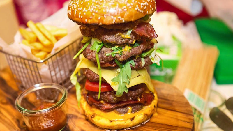 Zugunsten der Brustkrebshilfe Teuerster Burger der Welt für 10.000 Euro versteigert