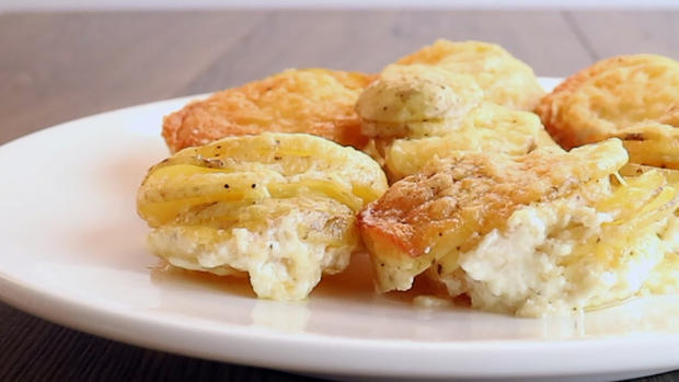 Geht fix und schmeckt fantastisch Mini Knoblauch-Parmesan-Kartoffelpuffer