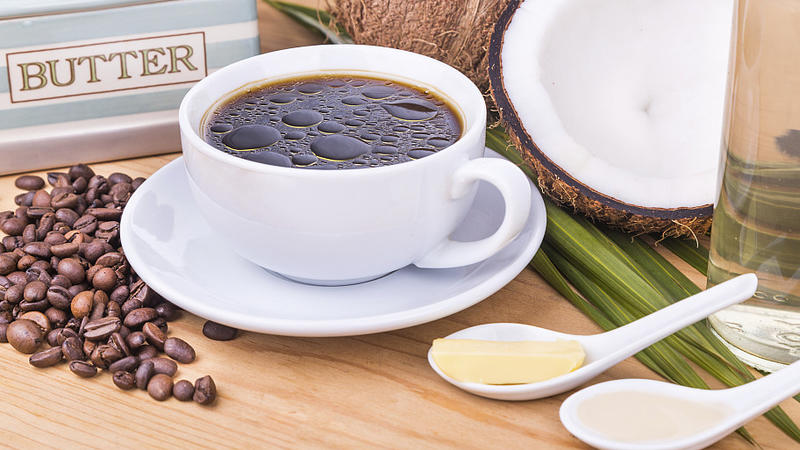 Abnehmen wie die Stars Blütenpollen & Butterkaffee: Das kann die Star-Diät