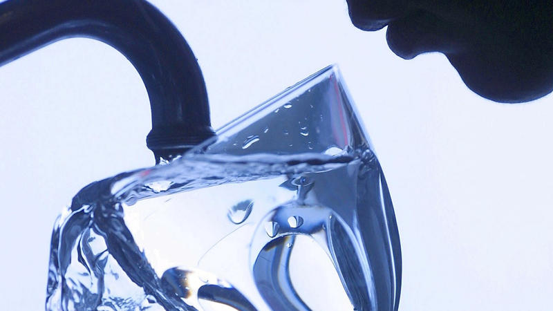 So gut ist Wasser aus dem Hahn Ist Mineralwasser besser als Leitungswasser?
