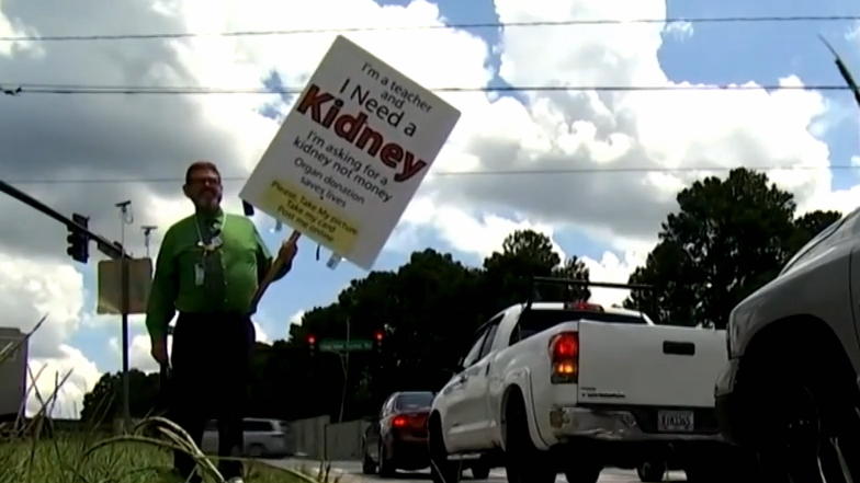 Ein Schild soll ihn zu einem Spender führen Lehrer sucht Spenderniere – am Highway