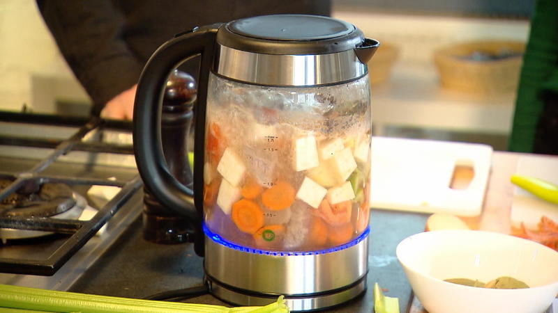 Kuriose Zubereitung Kochen im Wasserkocher - so geht's