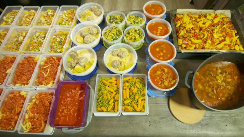 Vorkochen und eine ganze Woche lang essen! So spart man mit Meal Prep bis zu 2.800 Euro im Jahr