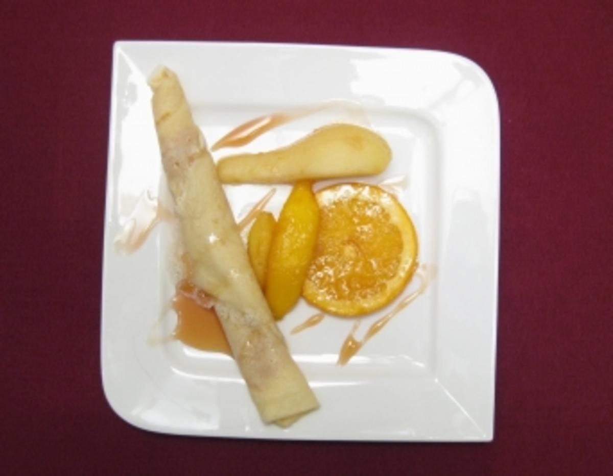 Karamellisiertes Obst mit Palatschinke - Rezept - kochbar.de