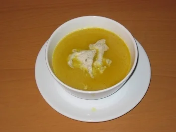 Rezept: Paprikasuppe mit Pfeffercreme Paprikasuppe mit Pfeffercreme - Rezept