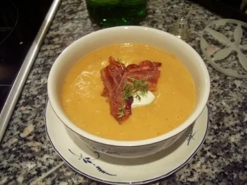 Süßkartoffelsüppchen mit herzhafter Einlage - Rezept