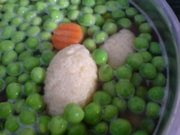 Erbsen, Wurzeln und Klöße - Rezept - Bild Nr. 5