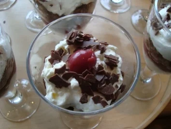 *Dessert - Kirschen-Dessert - Rezept - Bild Nr. 3