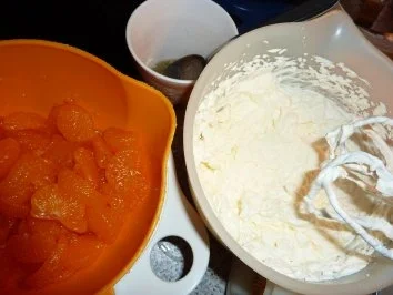 Rezept: Torten: Quark-Sahne-Torte Bild Nr. 4 Torten: Quark-Sahne-Torte - Rezept - Bild Nr. 4