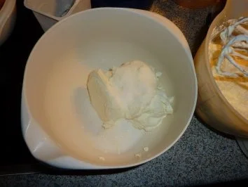 Rezept: Torten: Quark-Sahne-Torte Bild Nr. 6 Torten: Quark-Sahne-Torte - Rezept - Bild Nr. 6