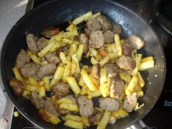 Rezept: Hauptspeise: Kartoffelstifte mit Hackbällchen Bild Nr. 2 Hauptspeise: Kartoffelstifte mit Hackbällchen - Rezept - Bild Nr. 2