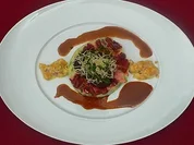 Geschmorte Ochsenbäckchen mit Rote-Bete-Kürbisgemüse und Kartoffel-Rucola-Stampf - Rezept