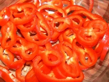 scharfer Paparikasalat - Rezept