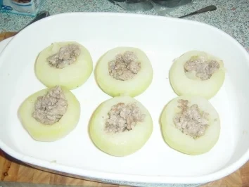 Gefüllte Kohlrabi in Käse-Kräutersauce - Rezept