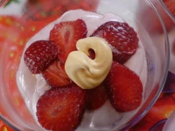 Quarkspeise mit Erdbeeren - Rezept