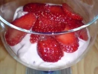 Quarkspeise mit Erdbeeren - Rezept