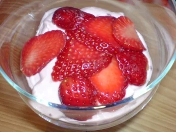 Quarkspeise mit Erdbeeren - Rezept