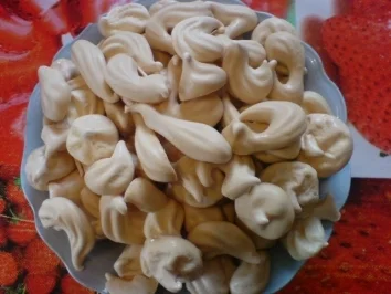 Rezept: Luftige Baisers Bild Nr. 11 Luftige Baisers - Rezept - Bild Nr. 11