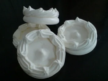 Rezept: Luftige Baisers Bild Nr. 2 Luftige Baisers - Rezept - Bild Nr. 2