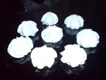 Rezept: Luftige Baisers Bild Nr. 12 Luftige Baisers - Rezept - Bild Nr. 12