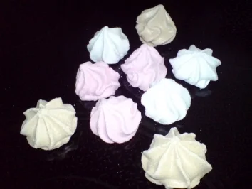 Rezept: Luftige Baisers Bild Nr. 14 Luftige Baisers - Rezept - Bild Nr. 14