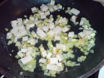 Wiener Würstchen mit Wirsinggemüse - Rezept