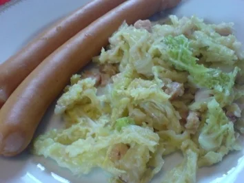 Wiener Würstchen mit Wirsinggemüse - Rezept