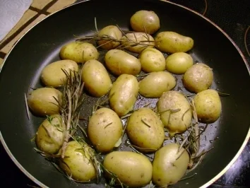 Kartoffeln: Rosmarin Kartöffelchen - Rezept - Bild Nr. 2