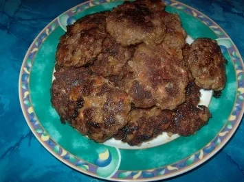 Rezept: Blumenkohl-Auflauf mit Frikadellen Blumenkohl-Auflauf mit Frikadellen - Rezept