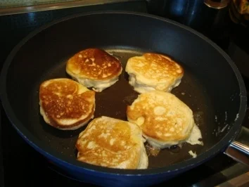 Rezept: Hauptgericht - Sonstiges - Badische Apfelküchle ( Lieblingsgericht meiner 3 Mäuse - Drillinge) Bild Nr. 2 Hauptgericht - Sonstiges - Badische Apfelküchle ( Lieblingsgericht meiner 3 Mäuse - Drillinge) - Rezept - Bild Nr. 2