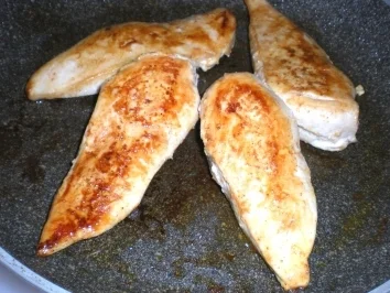 Rezept: FLEISCH: Hähnchenbrust-Filets an Currysauce Bild Nr. 2 FLEISCH: Hähnchenbrust-Filets an Currysauce - Rezept - Bild Nr. 2