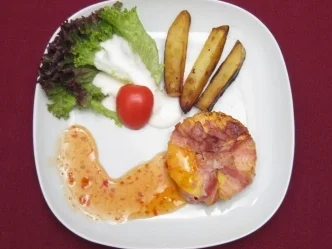 Hawaiianische Kartoffelecken mit umwickelten Ananasringen - Rezept