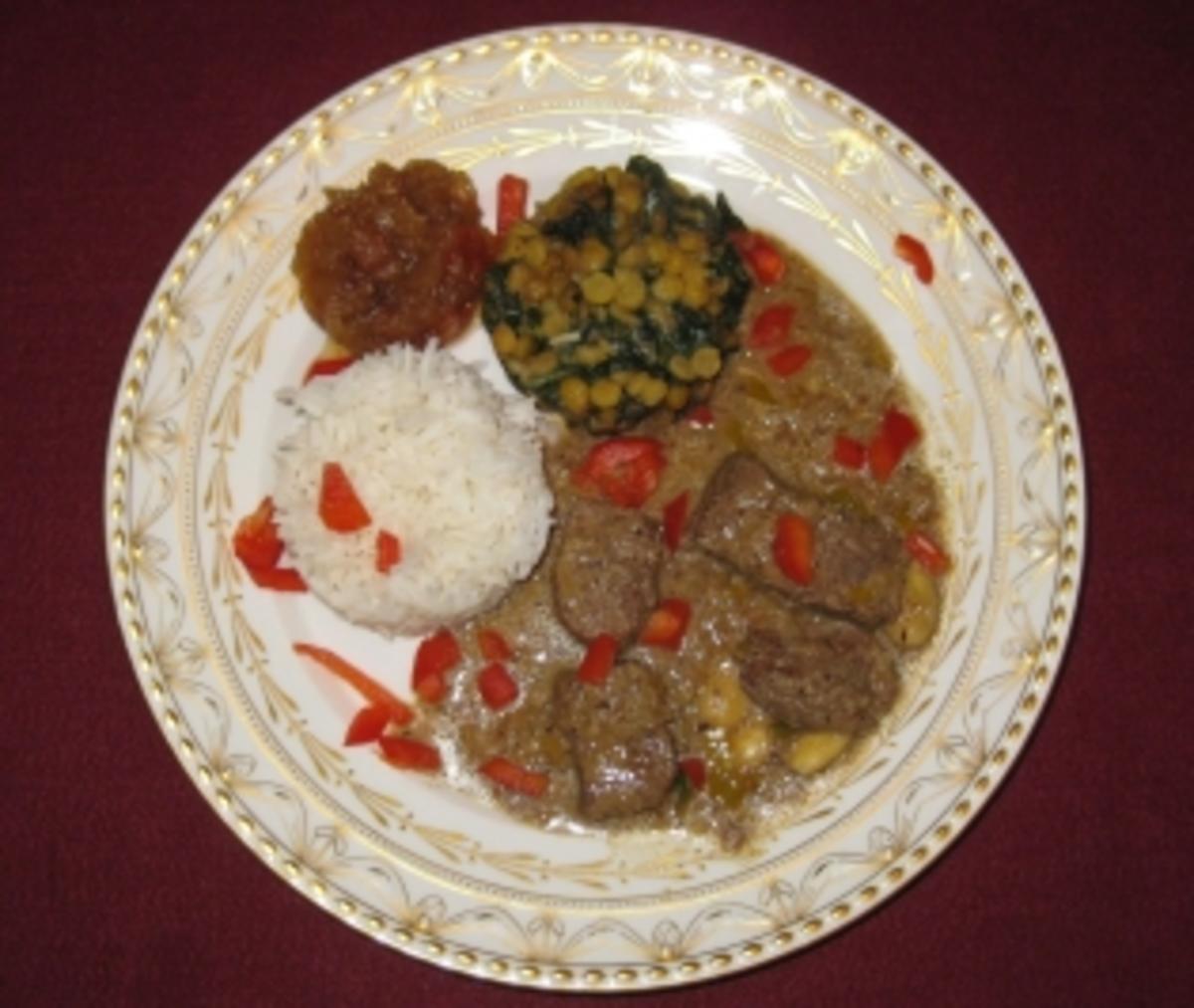 Lammcurry mit Dal, Reis und Nan - Rezept