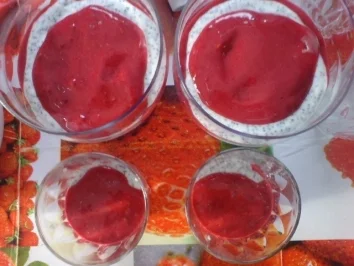 Geschichtete Quark-Mohnspeise - Rezept