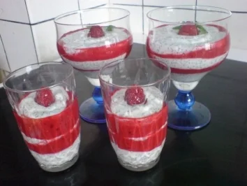 Geschichtete Quark-Mohnspeise - Rezept